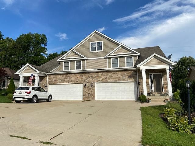 1st image of 2911 Blue Grouse St
