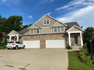 2911 Blue Grouse St, Valparaiso, IN 46383