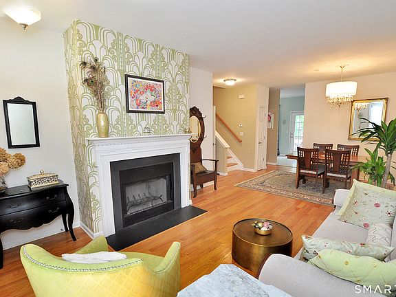 4th image of 11 Rhodora Terrace #11