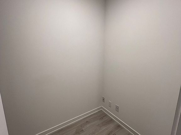 4th image of 33 Helendale Ave #1407