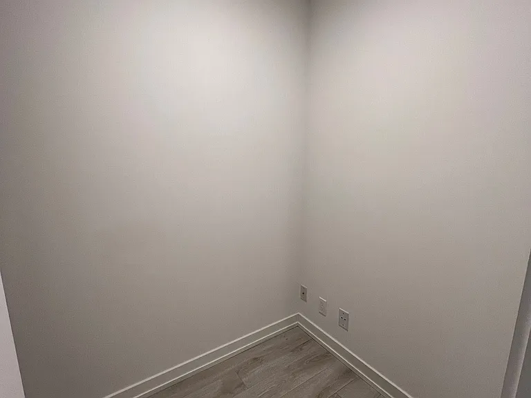 33 Helendale Ave #1407 — Photo 4