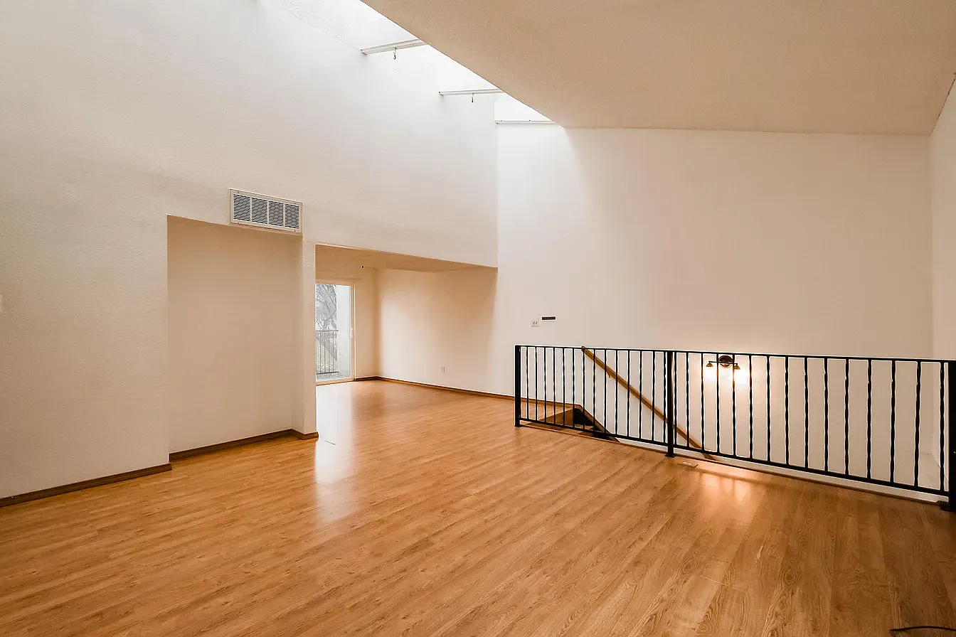 2 bed, 1050 sqft, $1,600 — Photo 1