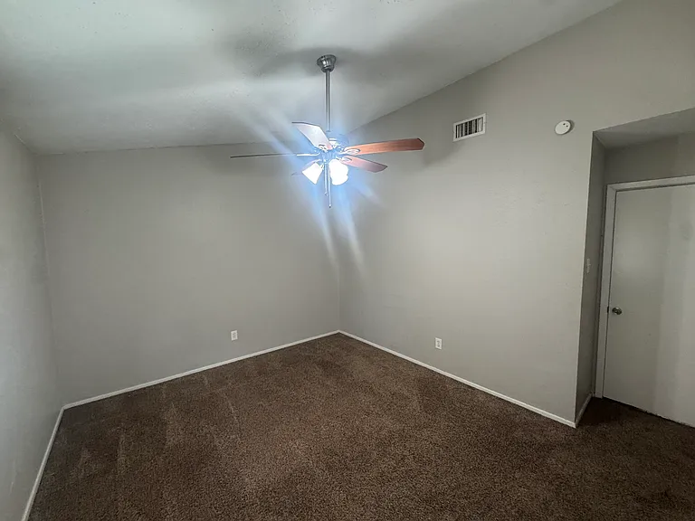 23139 Lestergate Dr — Photo 16