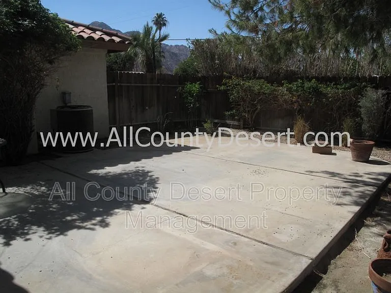52020 Avenida Mendoza — Photo 16