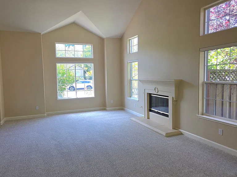 206 Murcia Ct — Photo 7