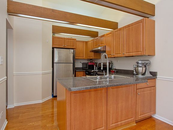 5th image of 1217 Ballantrae Pl APT C