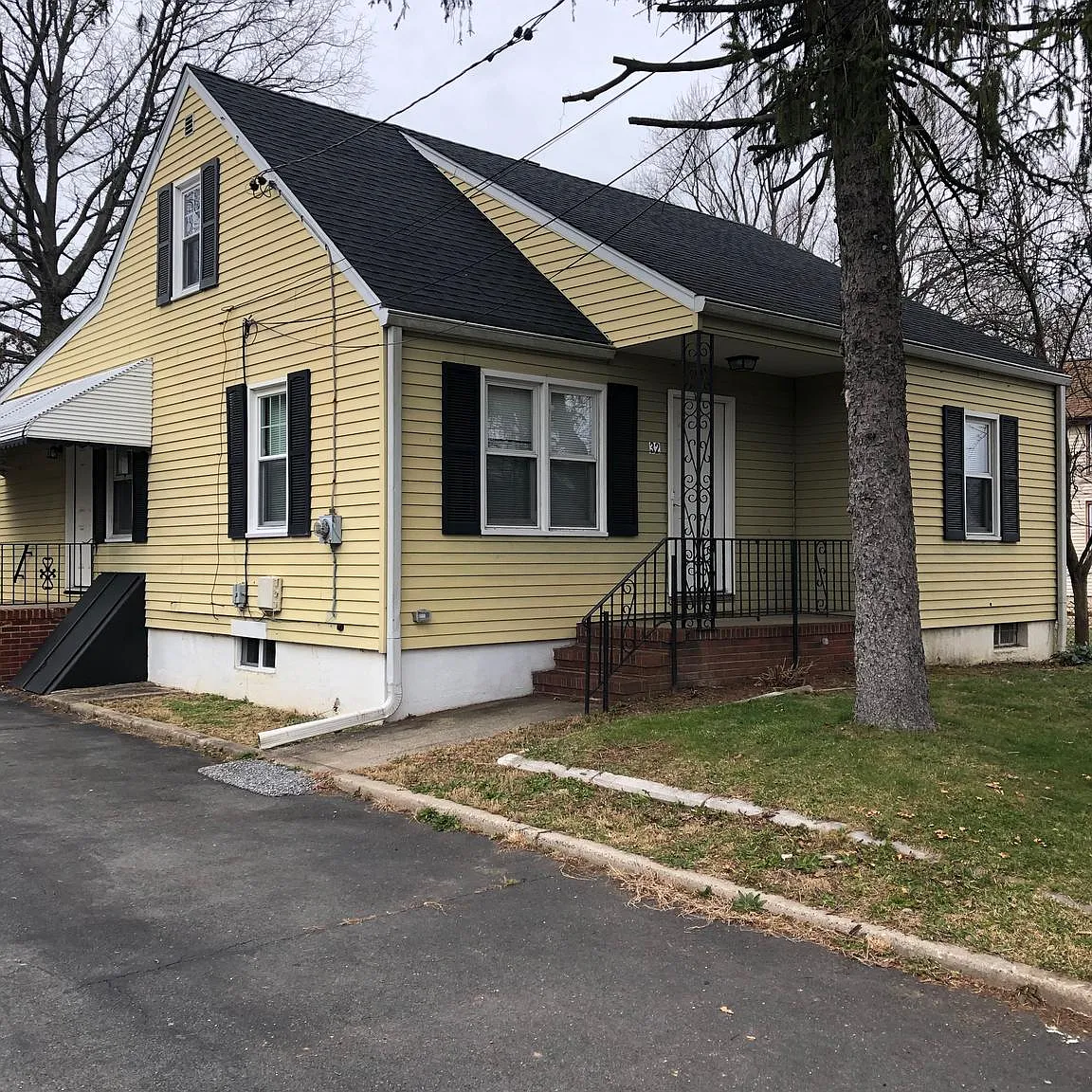 5 bed, 1332 sqft, $2,700 — Photo 1