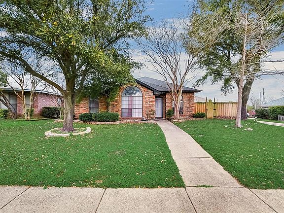 2nd image of 3121 Riverview Dr