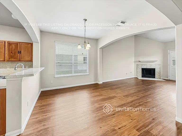 3807 Liberty Square Trl — Photo 7