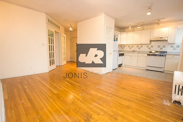 Rented by Jonis Realty | media 6