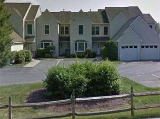 5 Castlegate Dr, Springfield, MA 01129