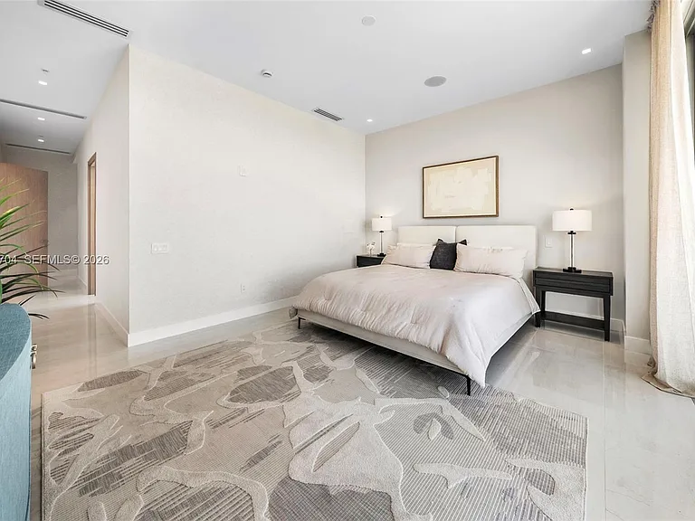 246 NE 6th Ave #PENTHOUSE — Photo 17