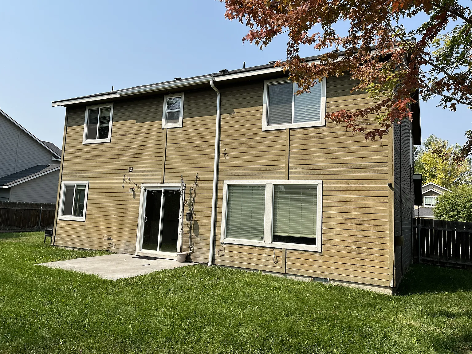 4 bed, 2.5 bath, 2054 sqft, $2,400 — Photo 4