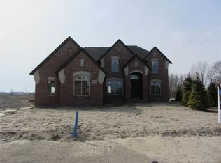 54677 Black Hills Ln, Shelby Township, MI 48316