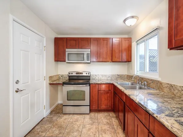 4921 73rd St, Sacramento, CA 95820