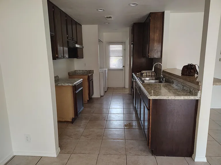 12112 Wilsey Way — Photo 8