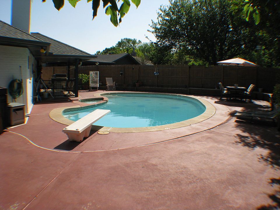 2nd image of 11409 Bluff Creek Dr