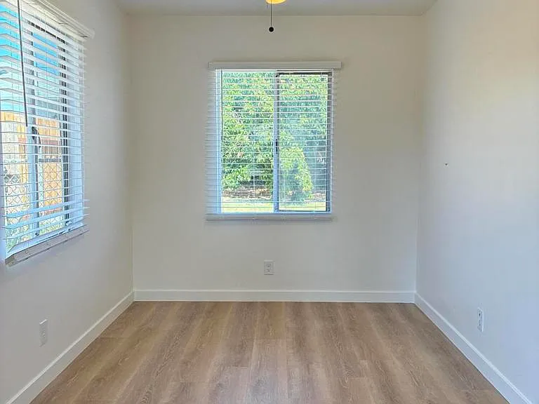 86 College Dr — Photo 4