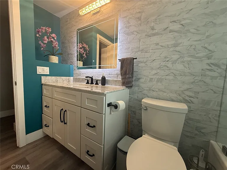 2447 Clarke Ave — Photo 8