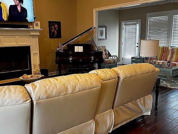 4th image of 1737 Lakehall Rd