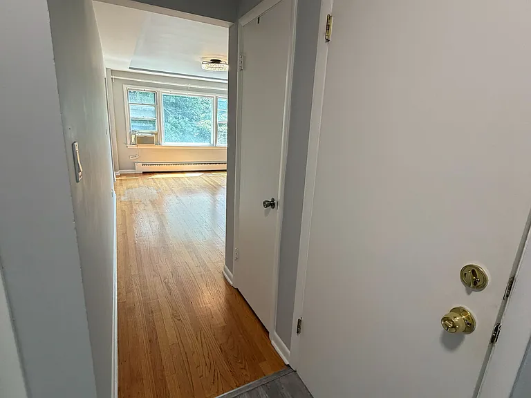 5558 W Wilson Ave #2 — Photo 6