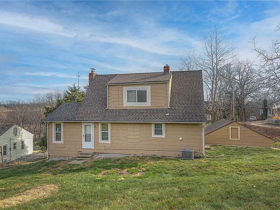 3rd image of 4704 Farley Ave