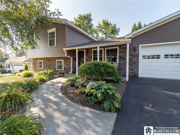 33 Delevan Ave, Jamestown, NY 14701