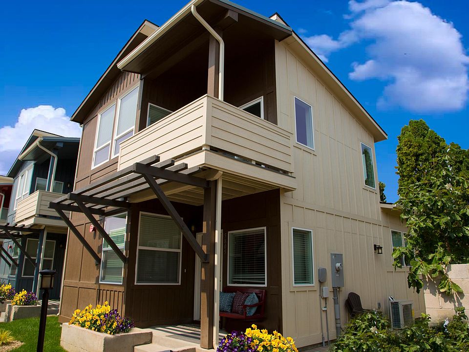 2nd image of 5811 N Coffey St #5805