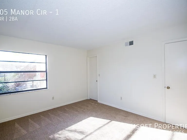 305 Manor Cir #1 — Photo 10