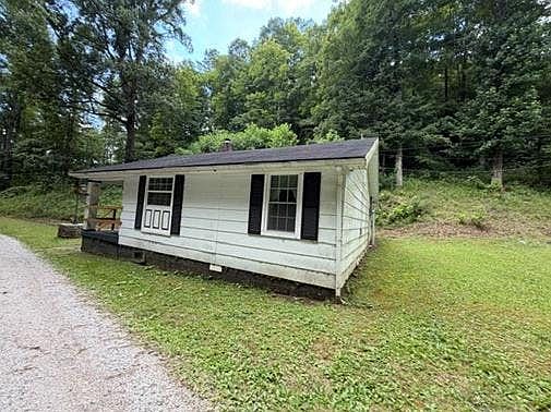 2nd image of 386 Mahaffey Hollow Rd