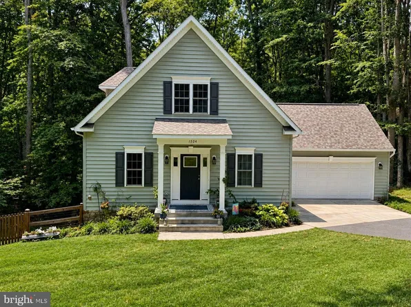 1504 Candlewood St, Fredericksburg, VA 22407