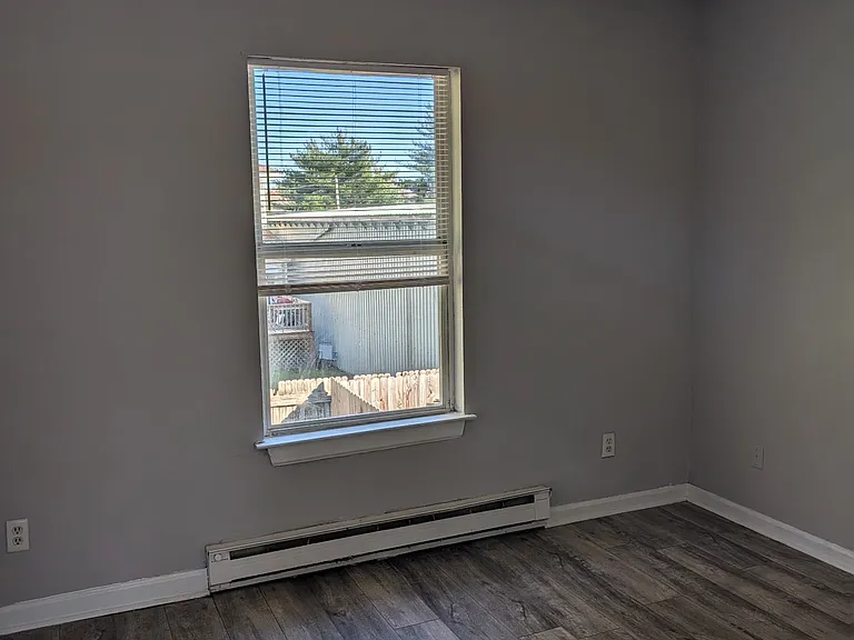 812 W 27th St #1 — Photo 17