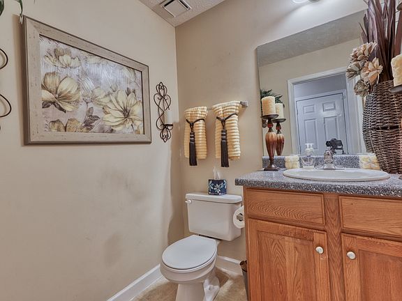 4th image of 706 Mill Springs Dr