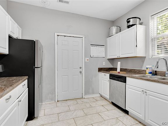 5th image of 1607 Rogers St