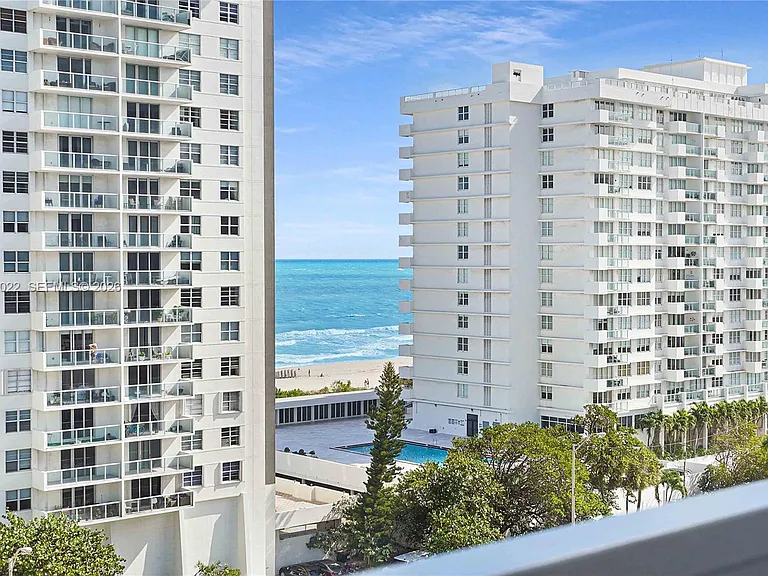 5700 Collins Ave #10C — Photo 27