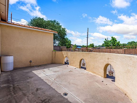 5th image of 2842 La Fonda Dr SW