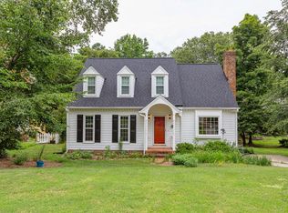 1777 Dunmore Pl, Chapel Hill, NC 27517