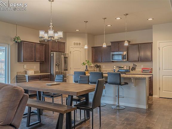 2nd image of 7962 Maiden Ct