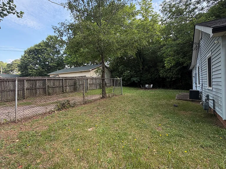 819 Chestnut St — Photo 16