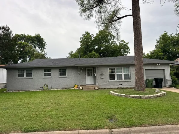 6716 John Dr, Richland Hills, TX 76118