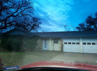812 Sandy Beach Rd, Azle, TX 76020