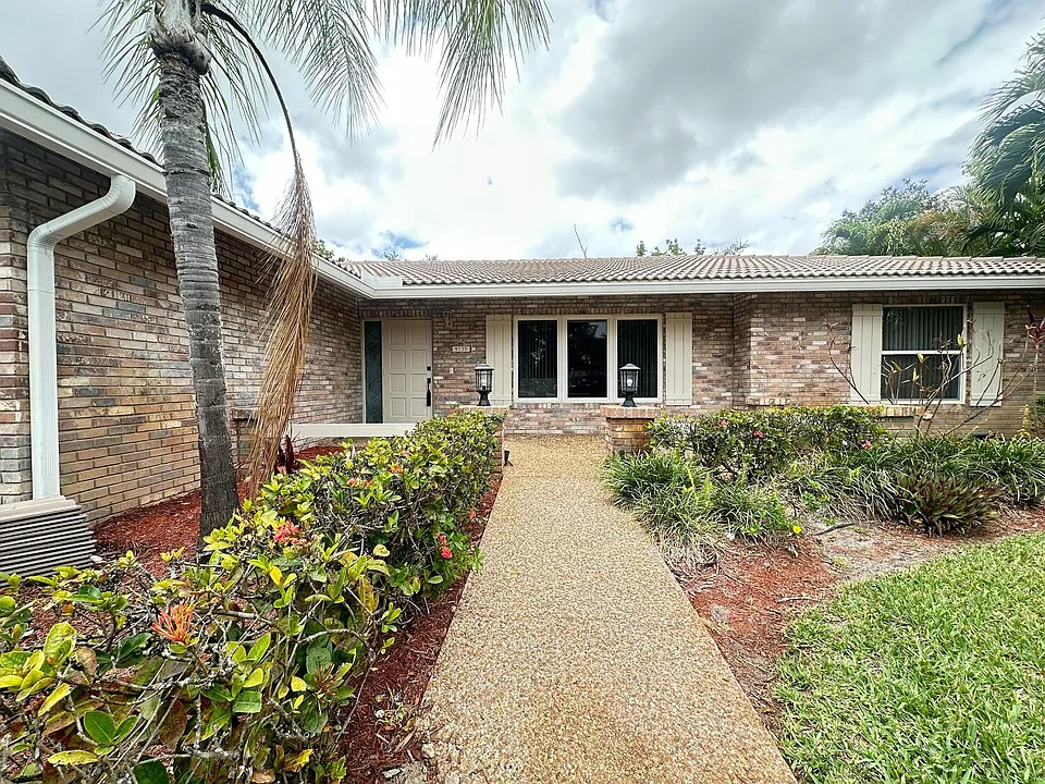 9135 NW 3rd Ct