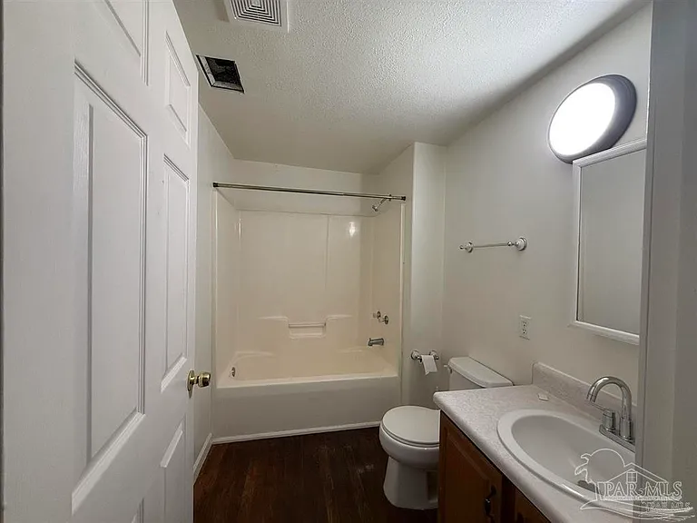3002 W Brainerd St — Photo 8