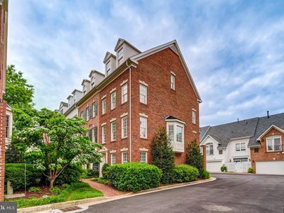1222 Roundhouse Ln, Alexandria, VA, 22314