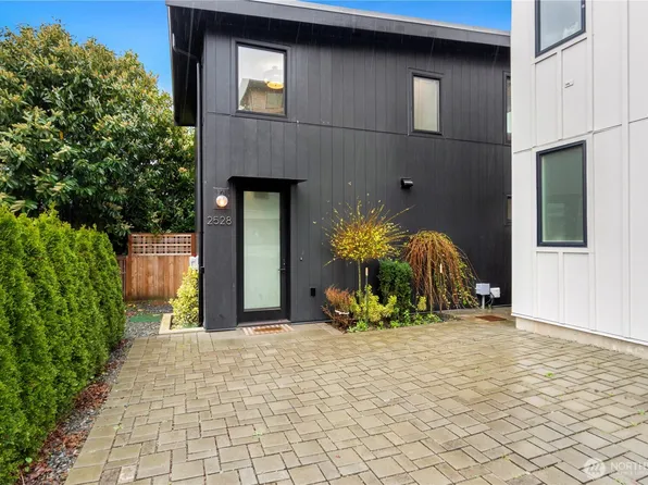 2528 27th Avenue W, Seattle, WA 98199