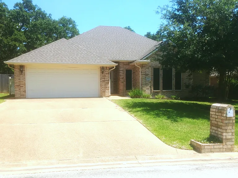 1802 White Stone Dr — Photo 13