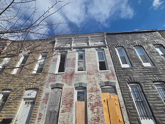 4th image of 305 S Pulaski St