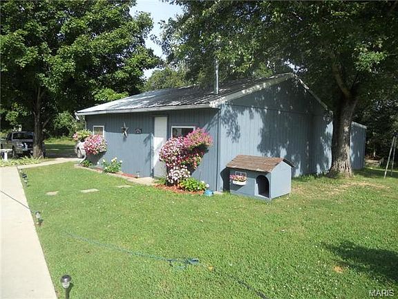 4th image of 4101 Strawberry Ln