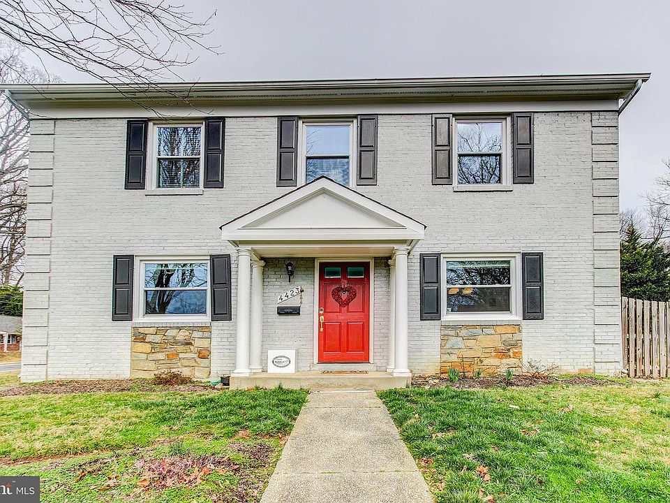 1st image of 4423 Brookfield Dr