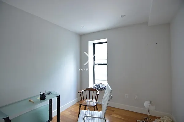 Rented by Yaffa Realty LLC | media 31